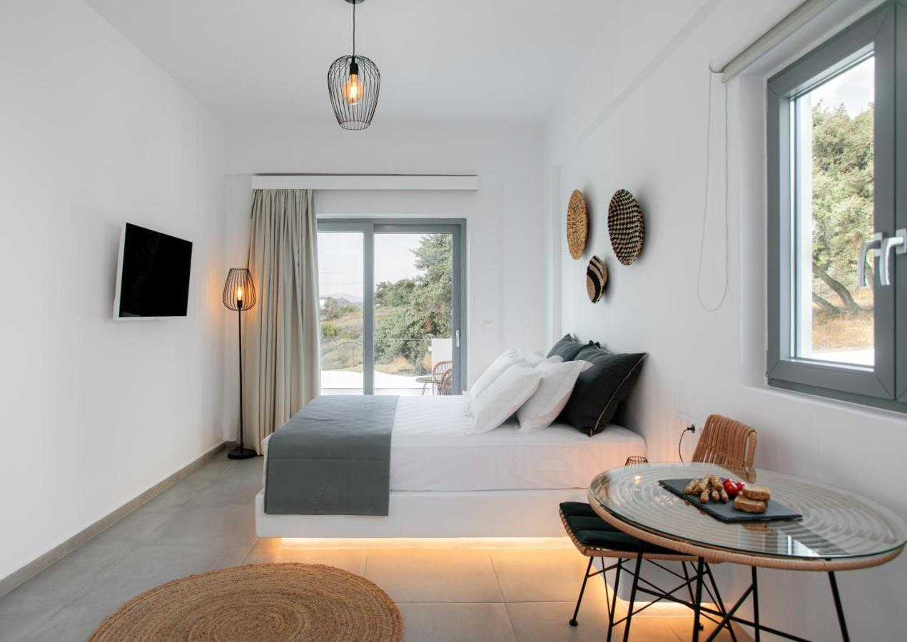 Seanfinity Beachfront Suites Mikri Vigla Exterior foto