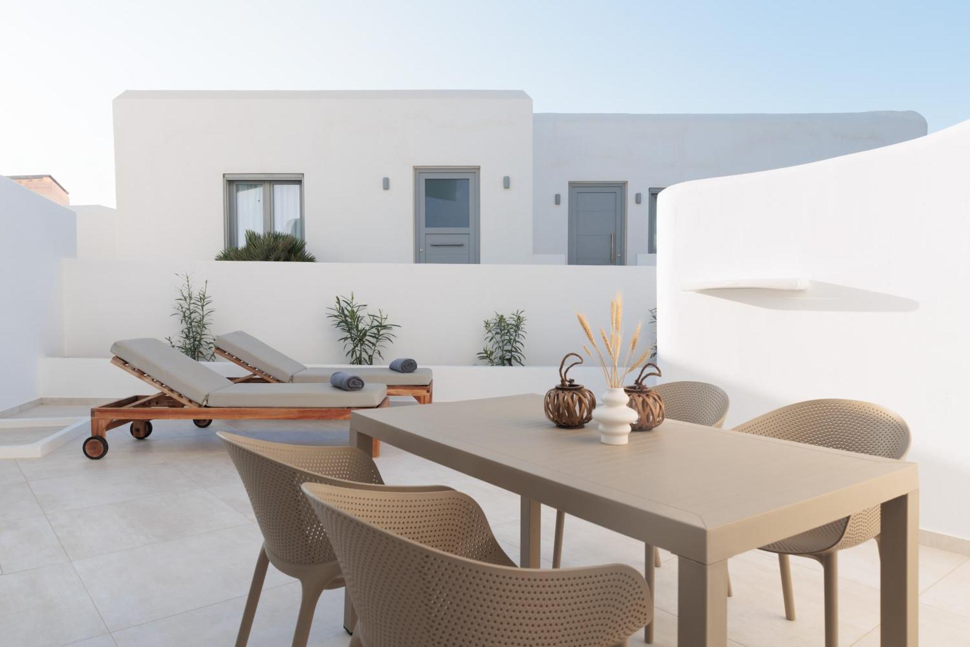 Seanfinity Beachfront Suites Mikri Vigla Exterior foto