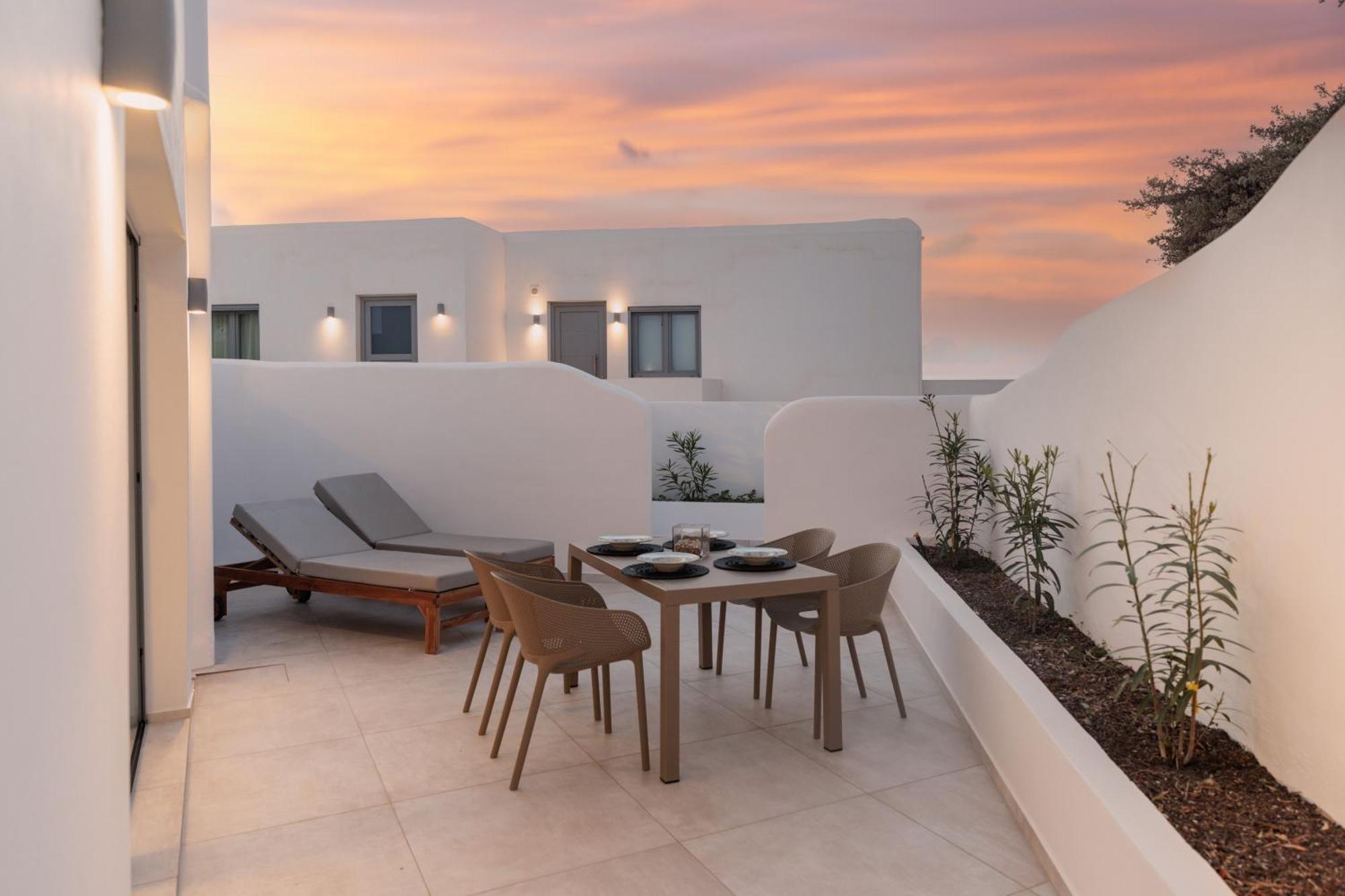 Seanfinity Beachfront Suites Mikri Vigla Cameră foto