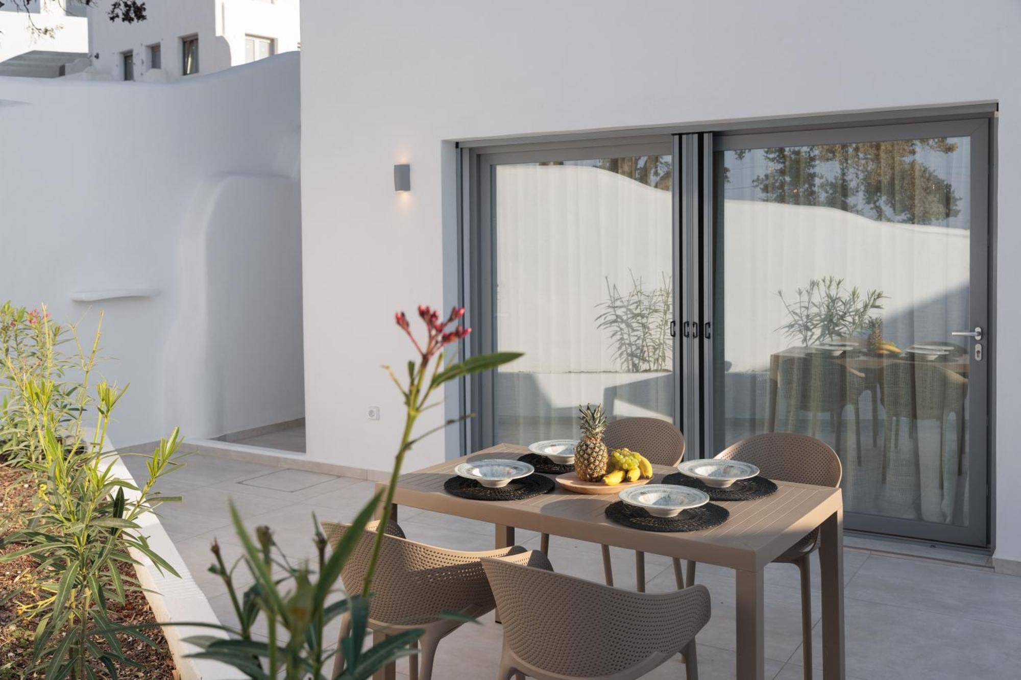 Seanfinity Beachfront Suites Mikri Vigla Cameră foto